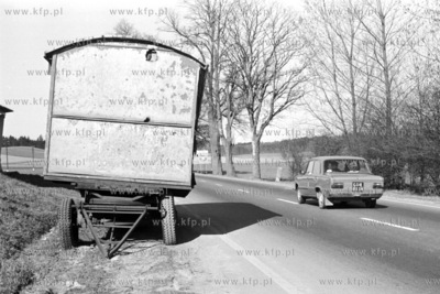 Droga z Gdańska do Kartuz w okolicach Kokoszek. 
12.05.1980
3maj80_z.kosycarz_p28
Fot....