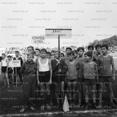 Turniej drużyn młodzieżowych rozgrywany na stadionie...