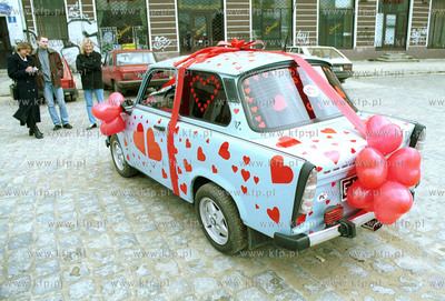 ELBLAG - PLAC SLOWIANSKI - TRABANT-WALENTYNKA - KONKURS...