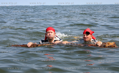 Ekipa filmowa serialu Swieta Wojna (TVP2) realizuje...