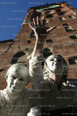 X Miedzynarodowy Festiwal Teatrow Plenerowych i Ulicznych...