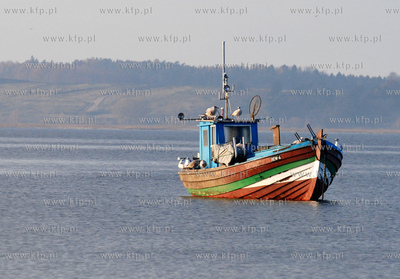 Rewa jesienia. Nz. Lodz rybacka19.11.2006Fot. Andrzej...