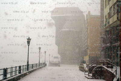 Zima dotarla do Gdanska. Nz. Zuraw nad Motlawa.
07.01.2009
fot....