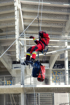Warsztaty ratownictwa wysokosciowego w Gdyni. Uczestnikami...