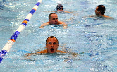 Szczecin. Nas basenie Floating Arena odbyla sie sztafeta...