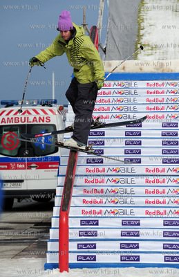 Sopot. Plac Zdrojowy przy molo. Zamkniecie zimowej...