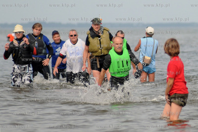 XII edycja Marszu Sledzia przez Zatoke Pucka na trasie...