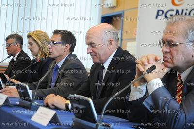 Podpisanie porozumienia miedzy Grupa LOTOS SA i Polskim...