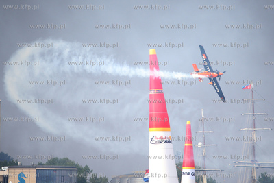 Gdynia - 4. przystanek Mistrzostw Swiata Red Bull Air...