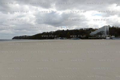 Gdynia w czasie epidemii koronawirusa COVID-19. Zamkniete...