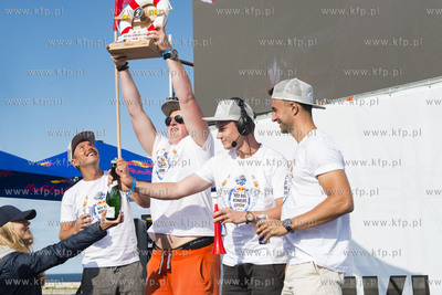 Red Bull Konkurs Lotów w Gdyni. Nz. Chłopaki z Wisły...