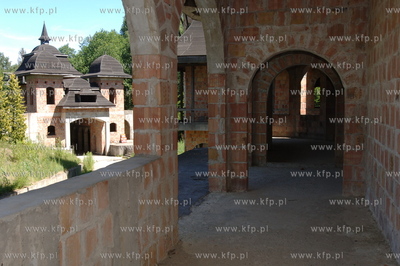 Wnetrze zamku w Lapalicach, polozonego miedzy Chmielnem...