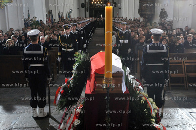 Bazylika Mariacka w Gdansku. Uroczystosci pogrzebowe...