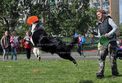 Festyn Osiedlowy w ramach Dni Sasiadow na terenie Gimnazjum...