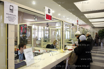 Sopot. Cwiczebna ewakuacja poczty przy ul. Kosciuszki....