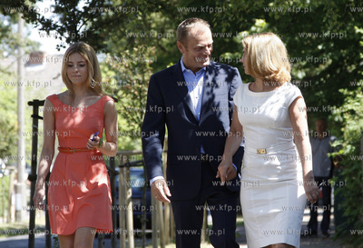 Sopot. Wybory prezydenckie. Glosuje Premier RP Donald...