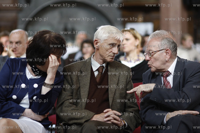 Gdansk. Dwor Artusa. Konferencja poswiecona 145-leciu...