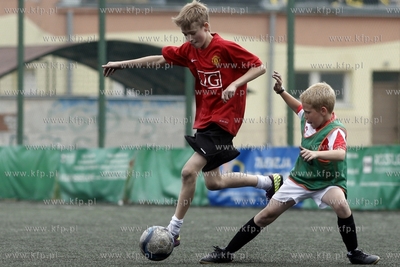 Gdansk Zaspa. Pilkarski turniej dzikich druzyn Do przerwy...