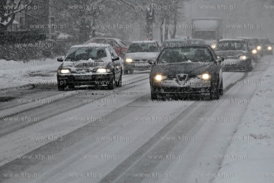 Samochody jadace w strone Gdyni na al. Niepodleglosci...