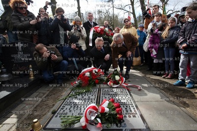 Gdańsk. Cmentarz garnizonowy. Odsłonięcie tablicy...