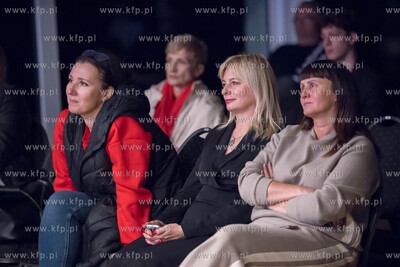 Spotkanie "Wojna obok nas. Historie odwagi, krzywdy,...