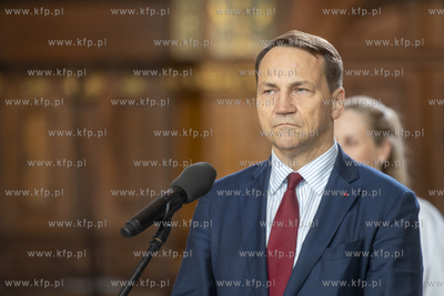 Dwór Artusa. Konferencja prasowa Ministra Spraw Zagranicznych...