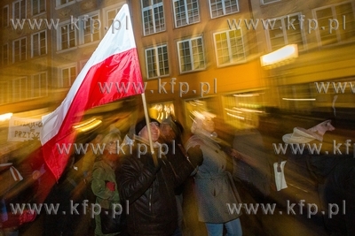 Gdańsk tańczy Poloneza dla Edukacji. Akcja wspierająca...