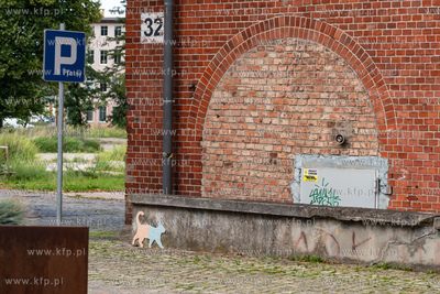 Gdańsk Wrzeszcz. Osiedle Garnizon. Nz. Kot autorstwa...