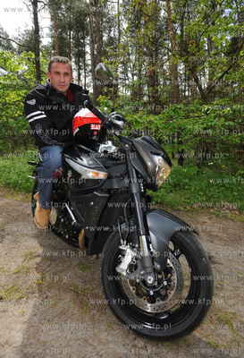 Przemyslaw Saleta na swoim motorze Suzuki B-King
24.05.2009
fot....