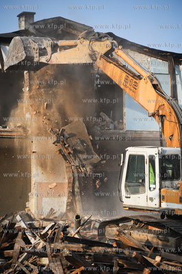 Gdansk. Rozbiorki budynkow mieszkalnych przy ul Marynarki...
