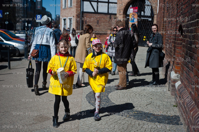 Gdansk. Dlugi Targ. Pola Nadziei, akcja zbierania funduszy...