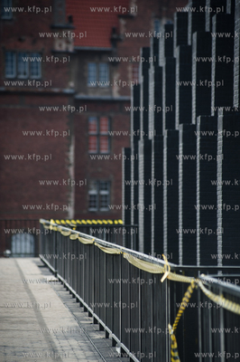 Gdansk. Pierwszy spacer Gdanszczan po Murze Teatru...