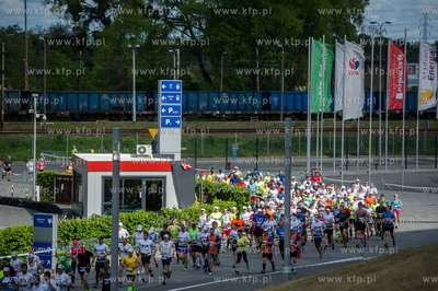 Zawodnicy na trasie II PZU Gdansk Maraton. 
15.05.2016
fot....