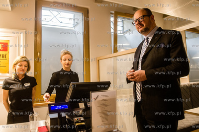 Gdańsk. Urząd Miasta. Otwarcie Baru Centrala, prowadzonego...