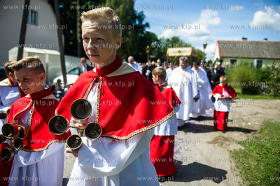Szymbark. Procesja Bożego Ciała w Parafii św. Teresy...