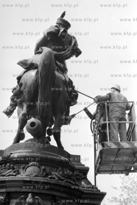 Pracownicy Miejskiego Przedsiebiorstwa Budowy i Konserwacji...