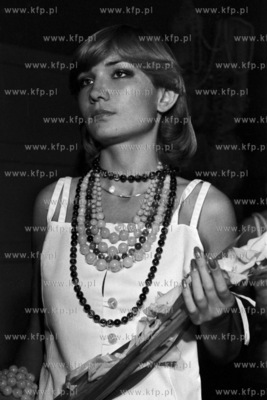 Pokaz sztucznej bizuterii Jablonexu w Klubie Funduszu...