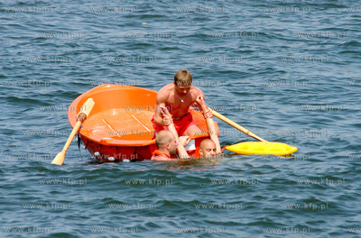 Pokazy ratownictwa Wodnego Ochotniczego Pogotowia Ratunkowego...