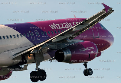 Gdansk , Rebiechowo Nz Airbus A320-232 Wizz Air
04.03.2008
Sebastian...