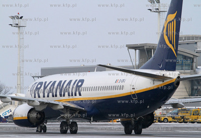Zima na Rebiechowie. Nz. Boeing737 Ryanair. 04.01.2010...
