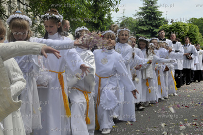 Procesja Bozego Ciala przeszla ulicami Pelplina.  03.06.2010...