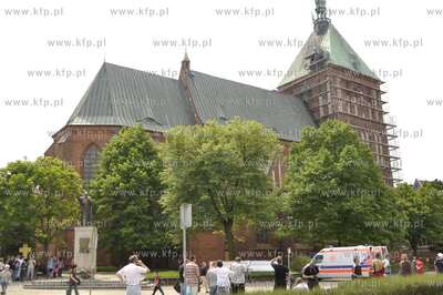 Koszalin. Proba samobojcza, mezczyzna wszedl na wieze...