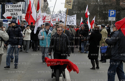 Szczecin. Protest i przemarsz ludzi, ktorzy nie zgadzaja...