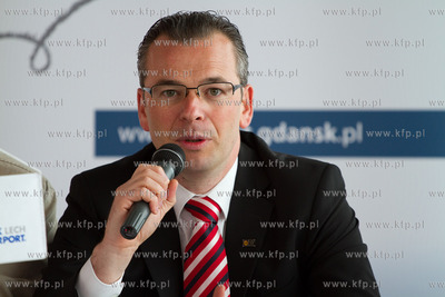 Gdansk. Rebiechowo.Konferencja prasowa przed przylotem...
