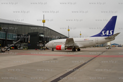 Oficjalne dokowanie rekawu pasazerskiego do samolotu...