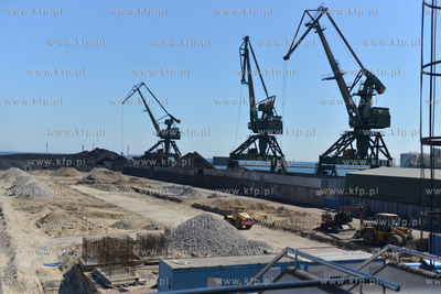 Przy Nabrzezu Francuskim w gdynskim porcie w miejscu...