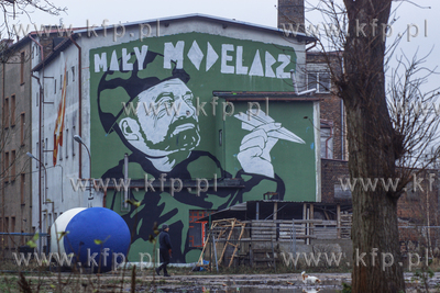 Mural Mały Modelarz, przedstawiający Ministra Obrony...