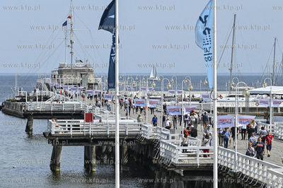 Sopot. Molo, plaza i Plac Przyjaciol Sopotu. Rekordowa...