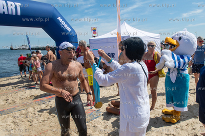 Wyścig pływacki dookoła mola w Sopocie. 20.07.2024....