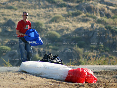 Kacper Kowalski w trakcie paralotniowych zawodow Piedrahita...